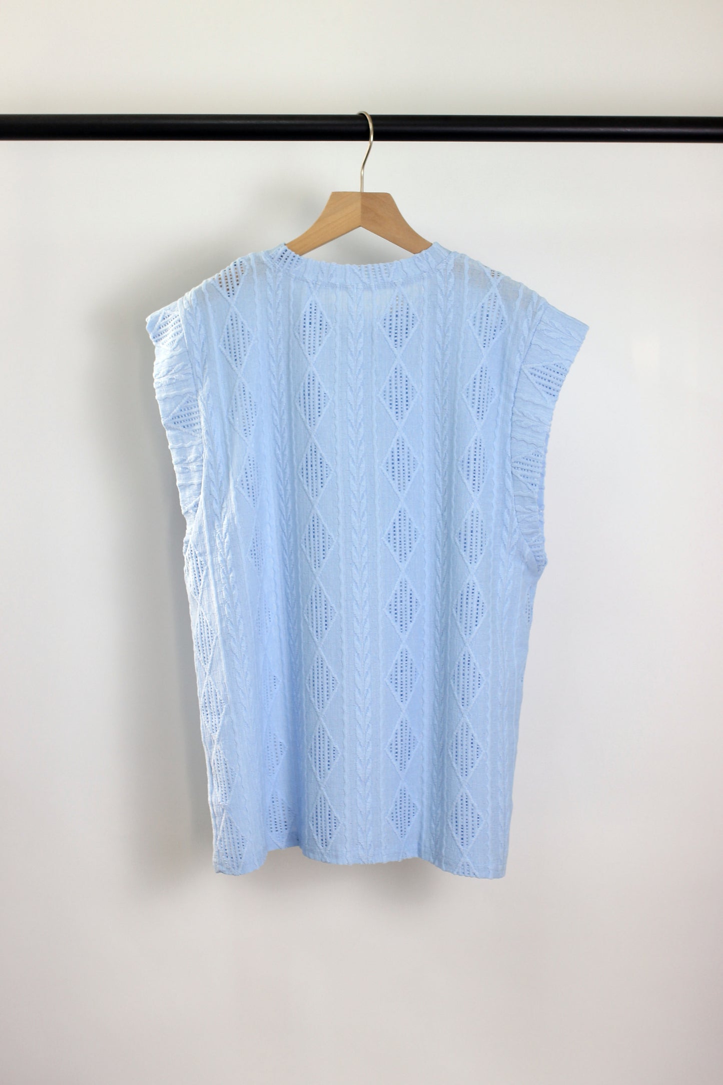 T2412WZD15665 - Sleeveless Textured Blouse