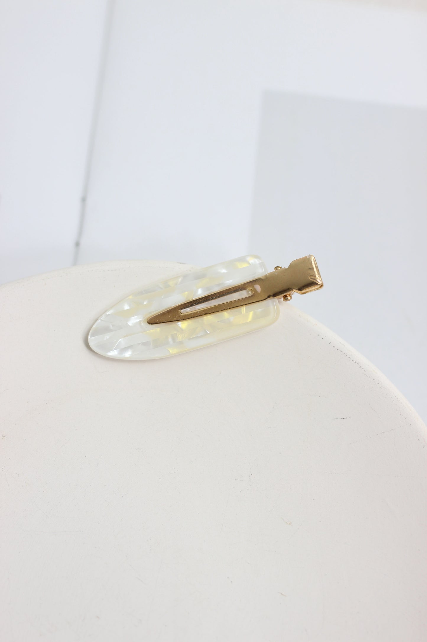 T2502HMS25854 - Marbled Resin Hair Clip Set