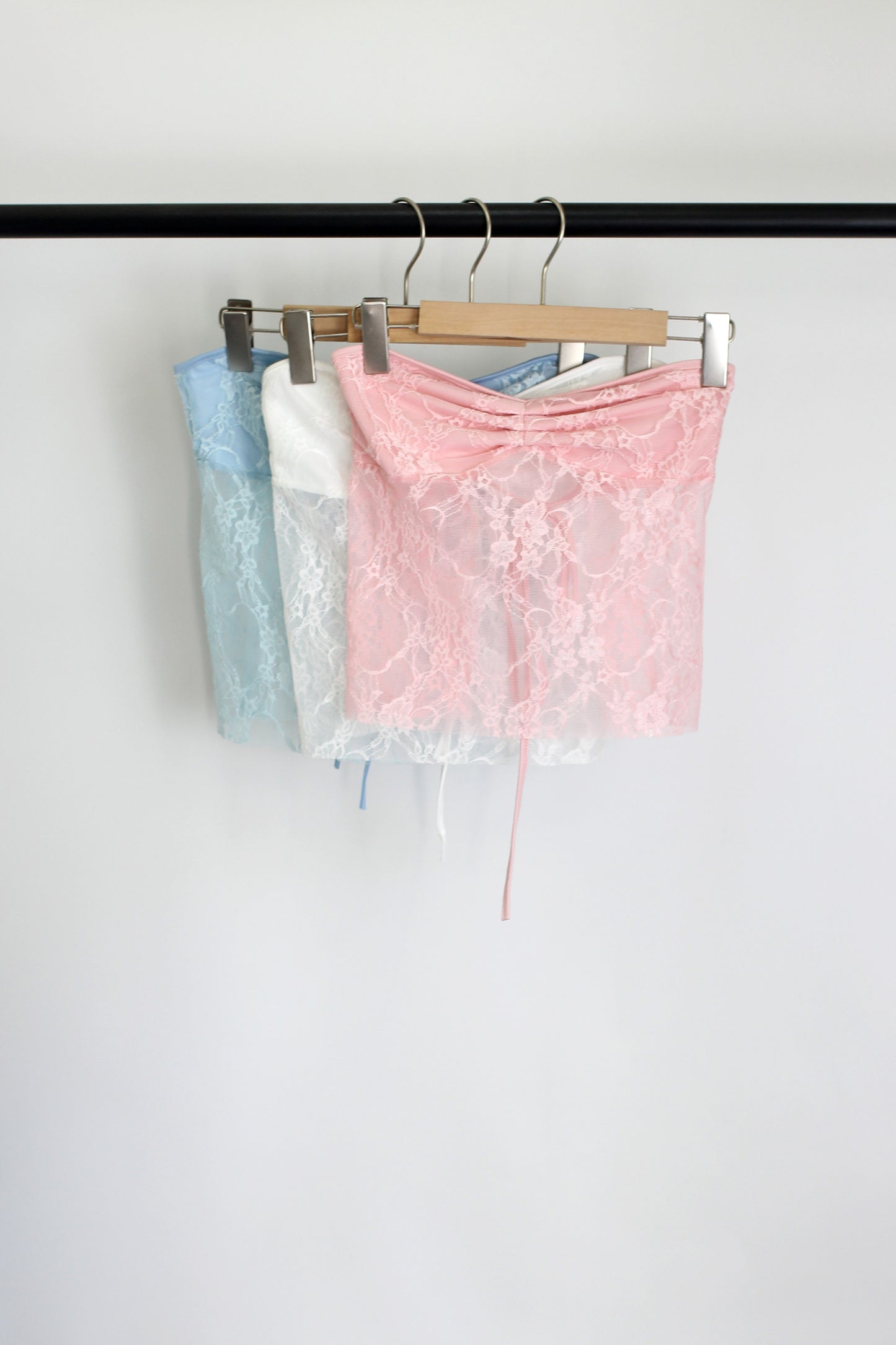 T2502LSFY98653 - Lace Strapless Bustier Crop Top