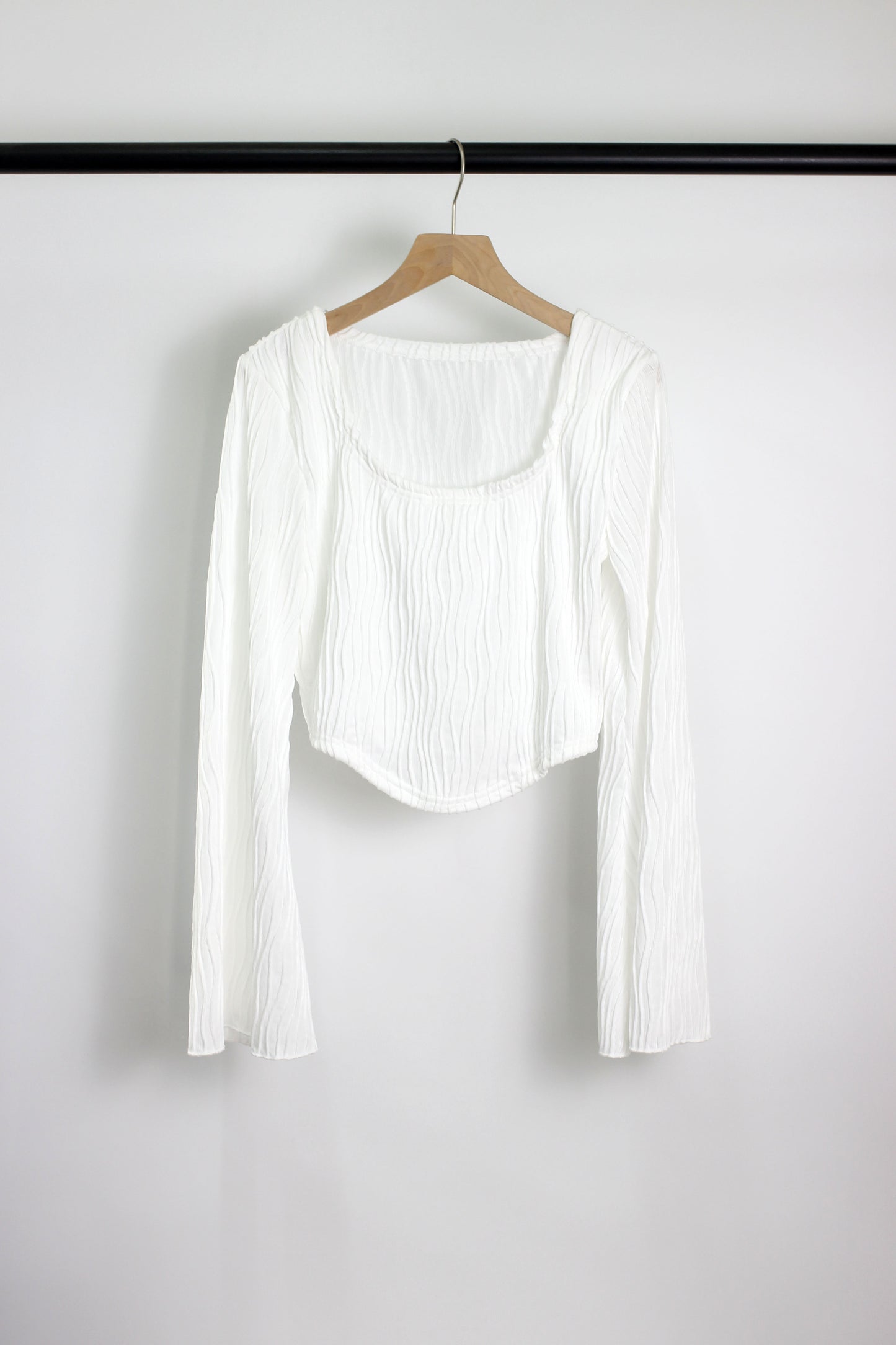 T2502ZHJ72888 - Women's Long Sleeve Crinkle Crop Top