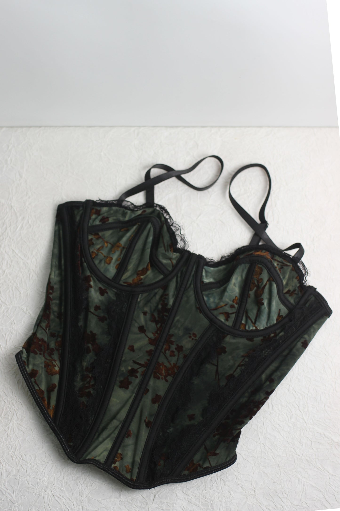 T2503XM67408 - Floral Mesh Velvet Corset Top