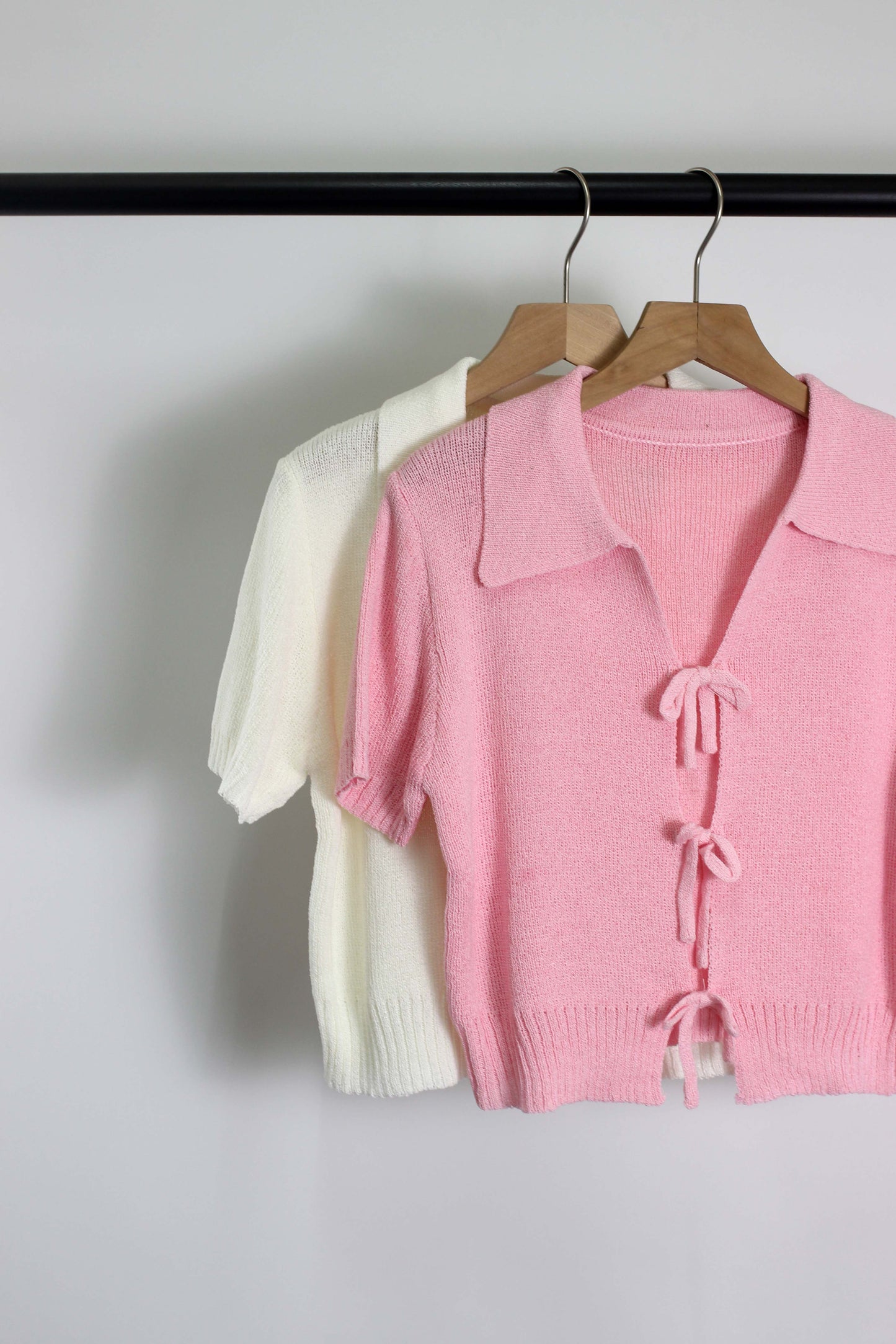 T2506SM55809 - Bow-Tie Front Knit Polo Crop Top
