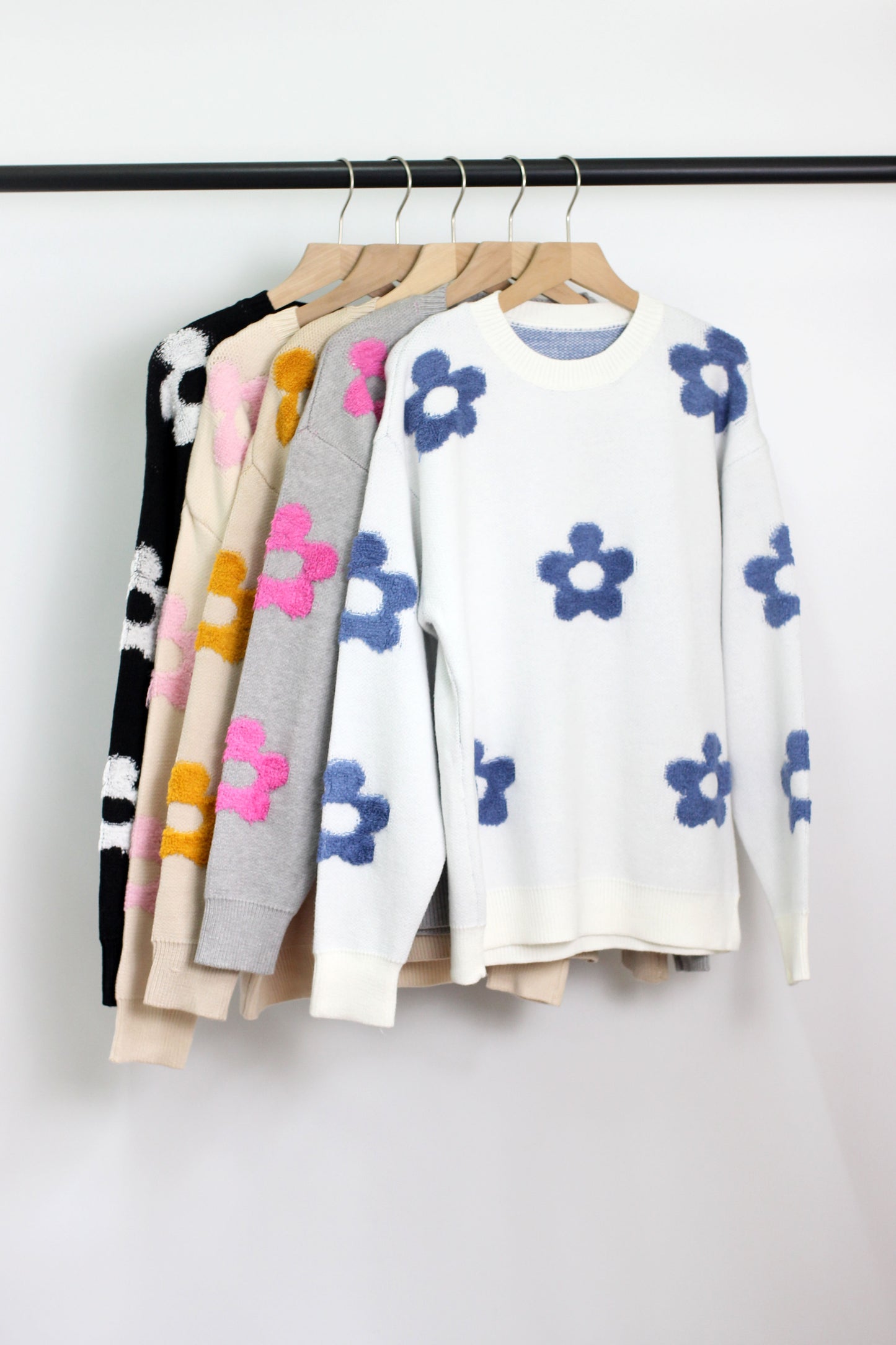 W2406JYYS52185 - WOMEN FLORAL PATTERN ACRYLIC SWEATER