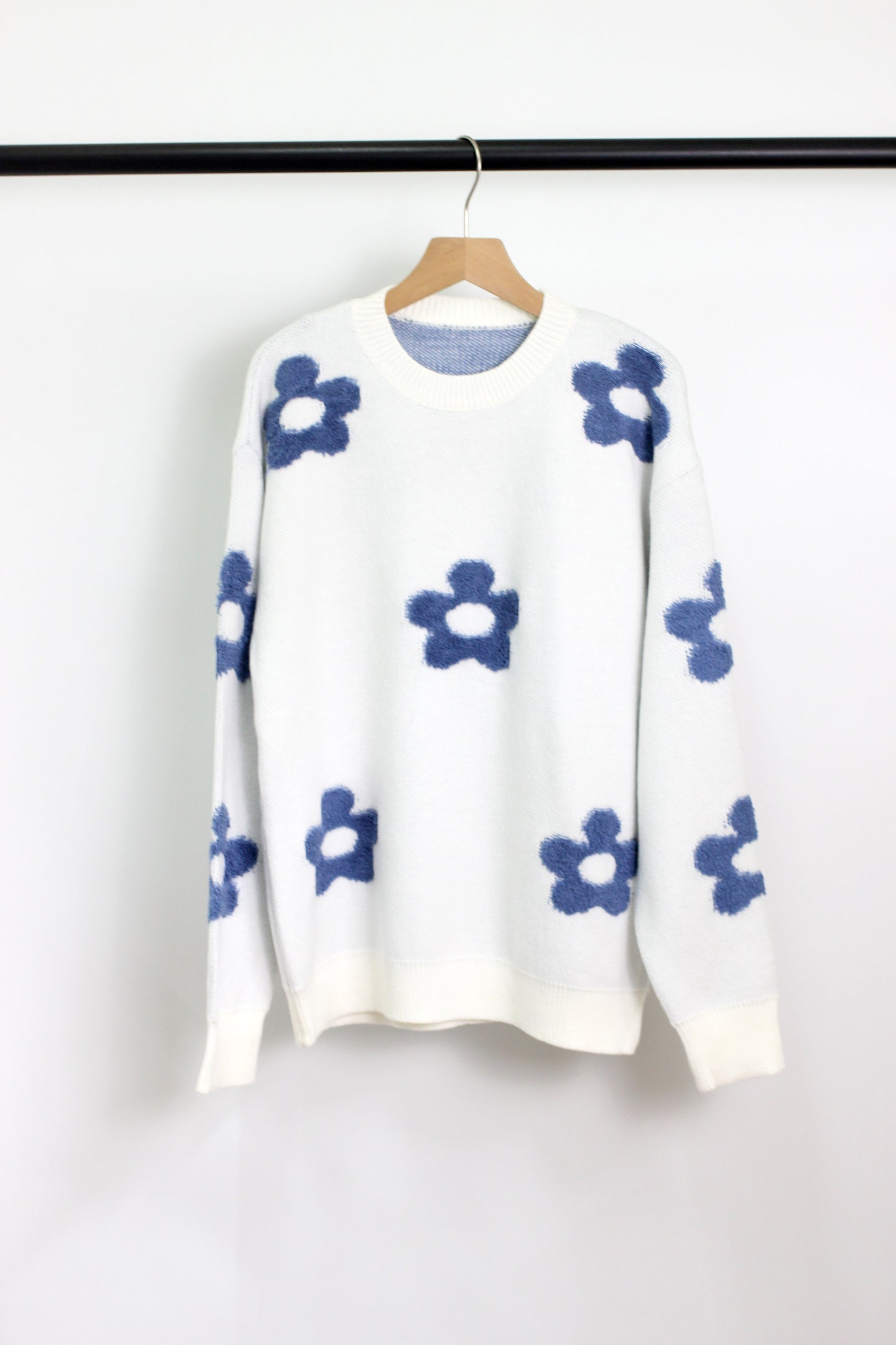 W2406JYYS52185 - WOMEN FLORAL PATTERN ACRYLIC SWEATER