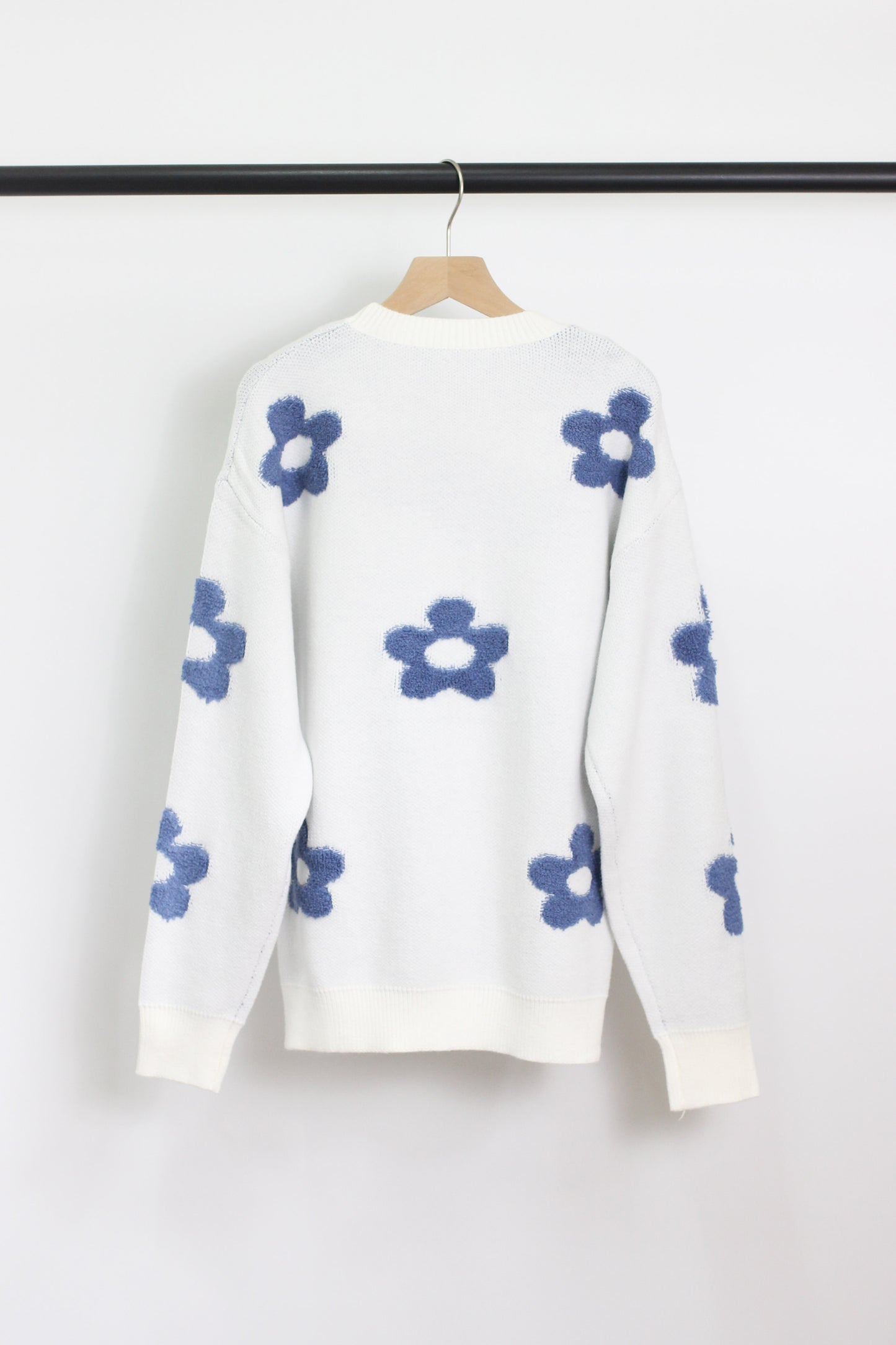 W2406JYYS52185 - WOMEN FLORAL PATTERN ACRYLIC SWEATER