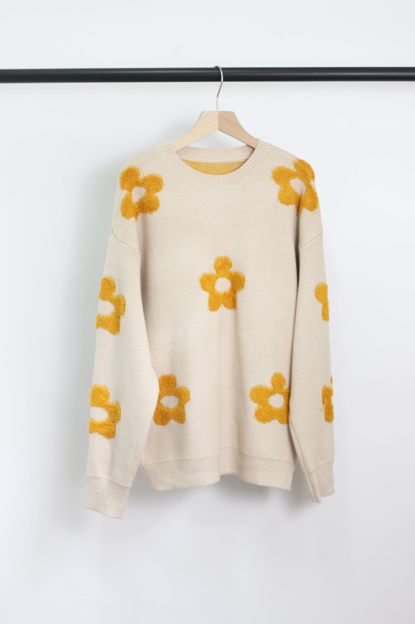W2406JYYS52185 - WOMEN FLORAL PATTERN ACRYLIC SWEATER