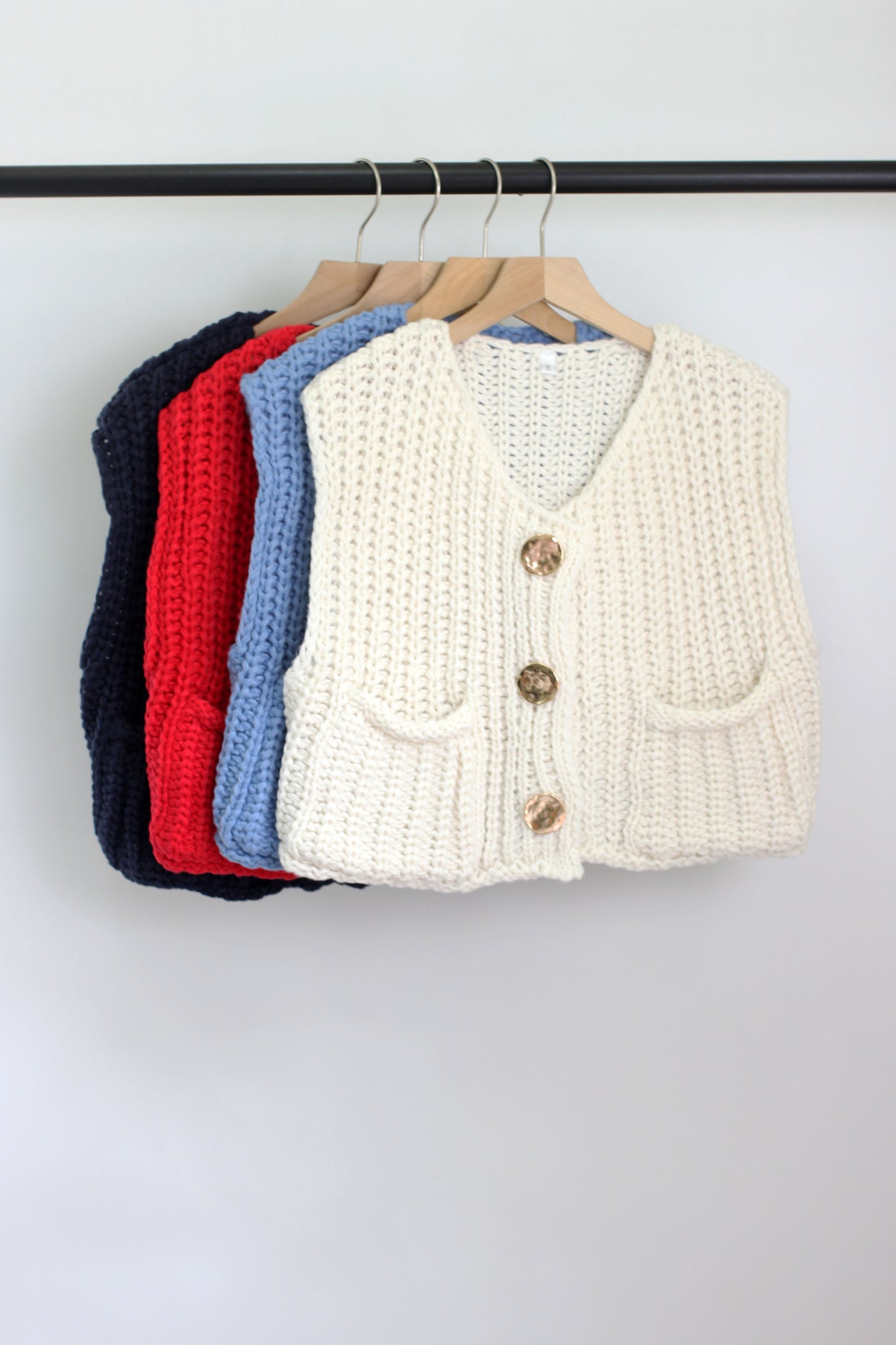 W2406KBZ36375 - CHUNKY KINT POLYESTER SWEATER VEST