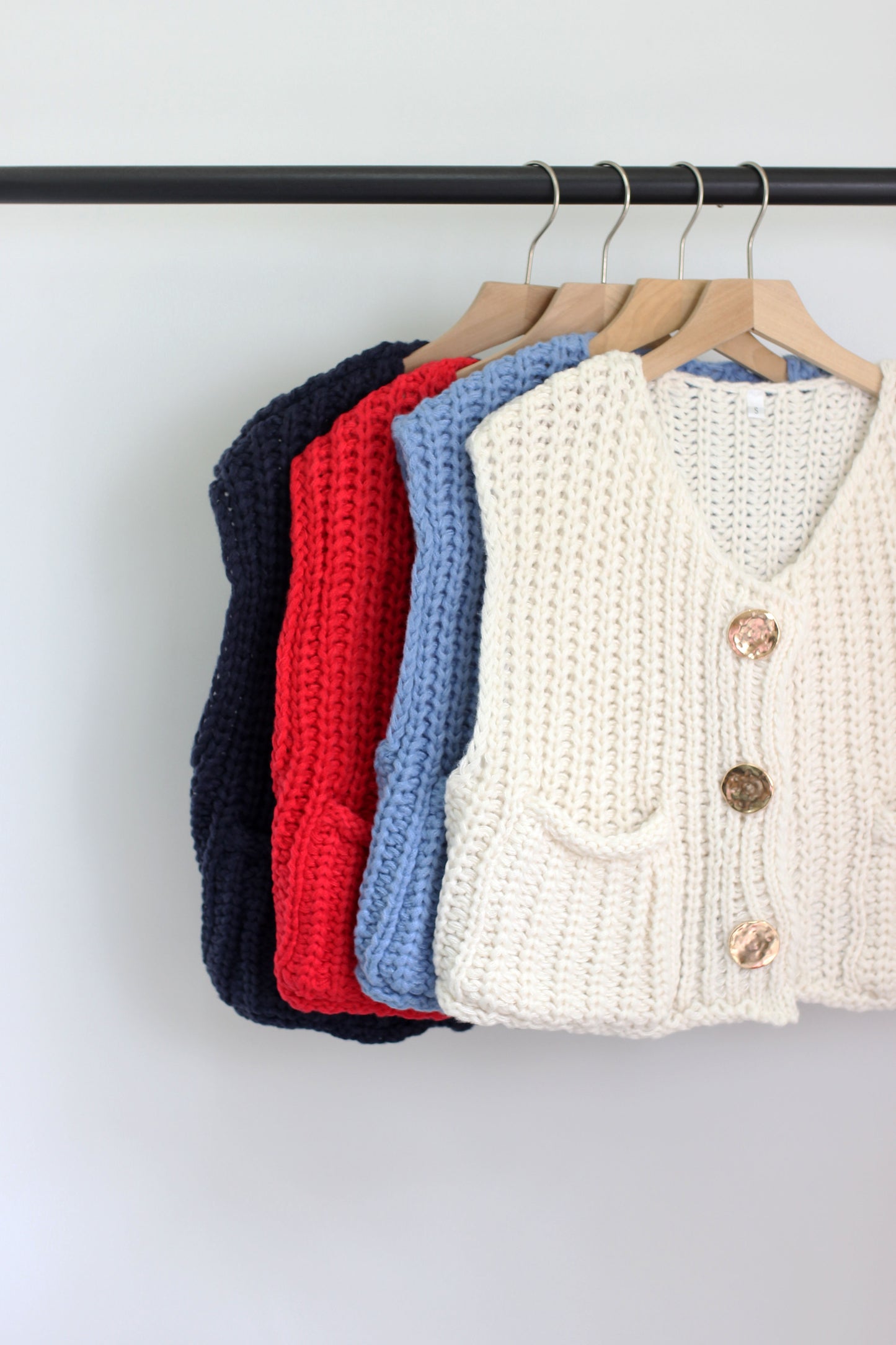 W2406KBZ36375 - CHUNKY KINT POLYESTER SWEATER VEST