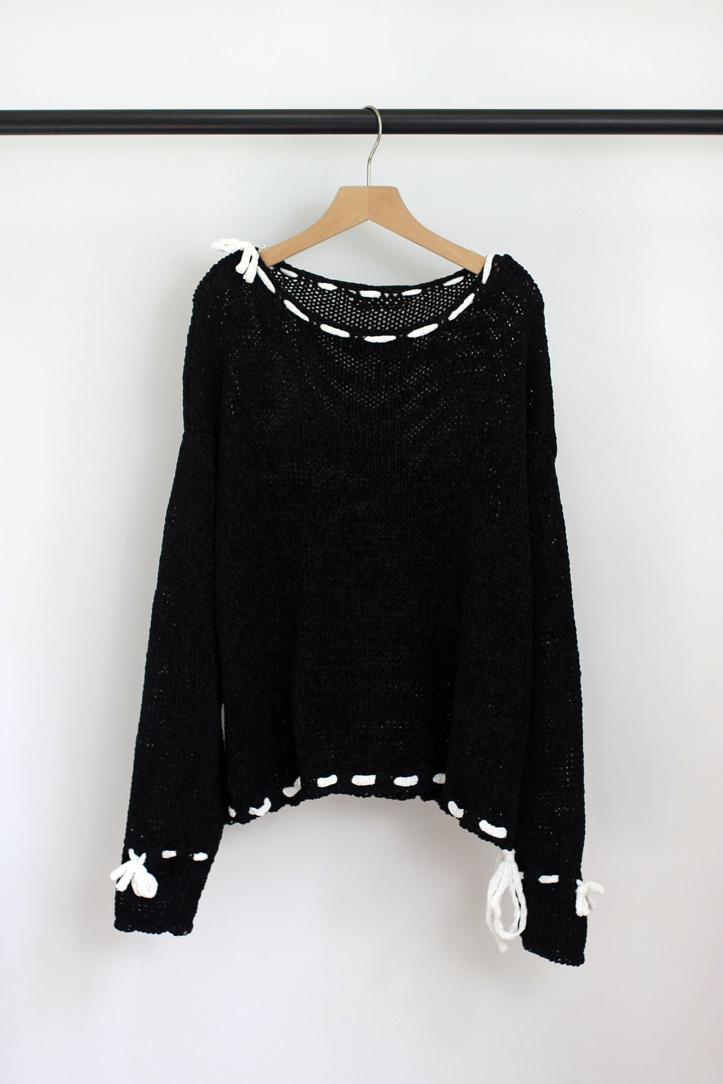 W2406MY20613 -  OUTLINE LONG SLEEVE SWEATER