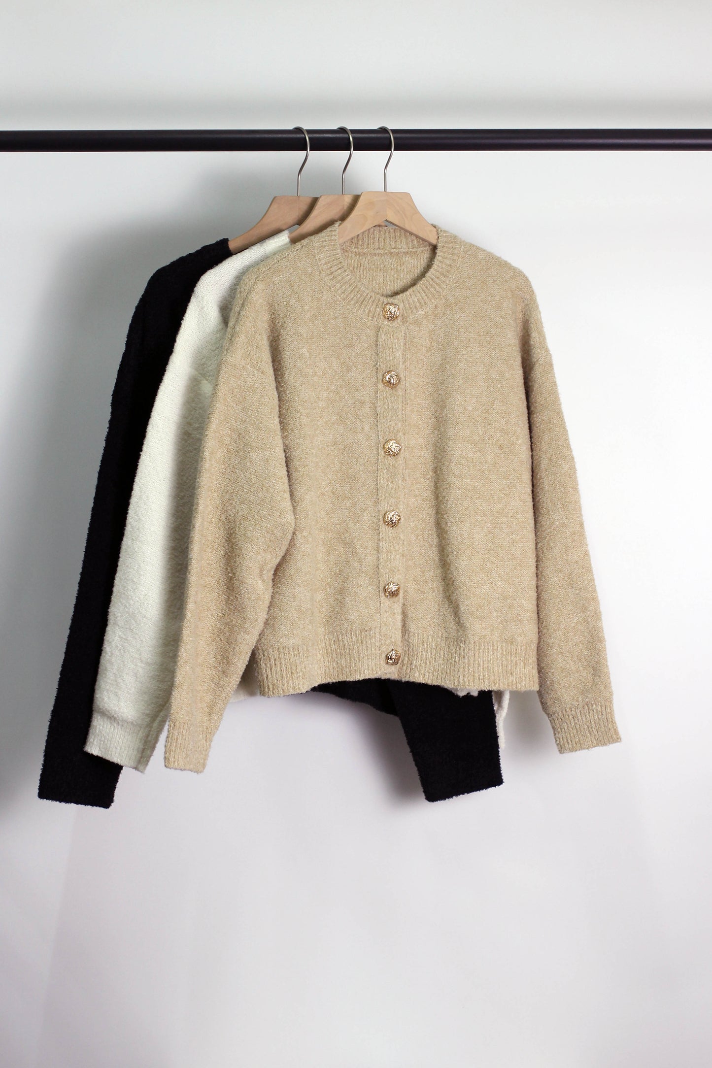 W2506MY42289 - Women¡¯s Knit Cardigan with Gold Buttons