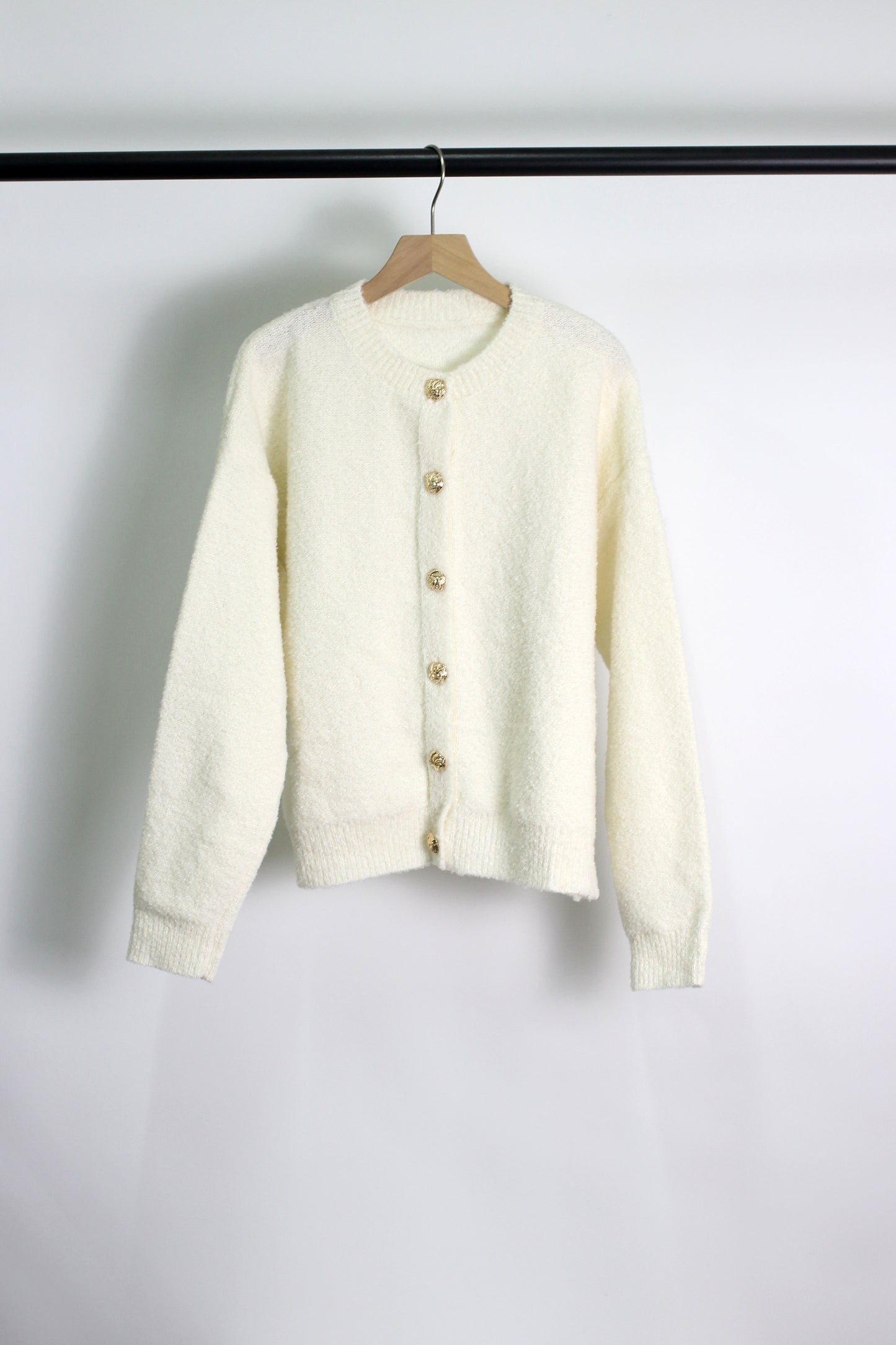 W2506MY42289 - Women¡¯s Knit Cardigan with Gold Buttons