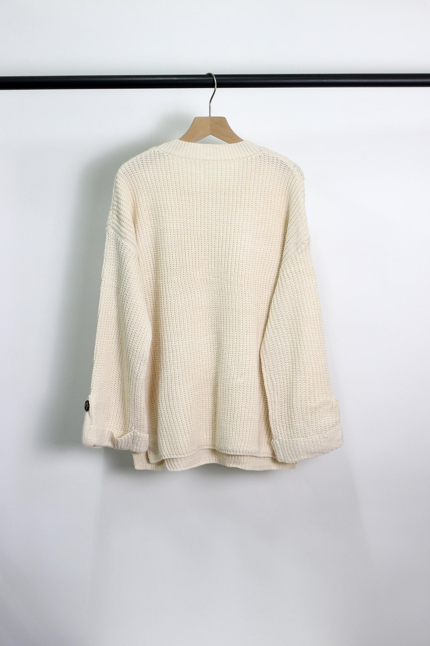 W2507JYYS33761 - Women's Button-Cuff Pocket Knit Sweater