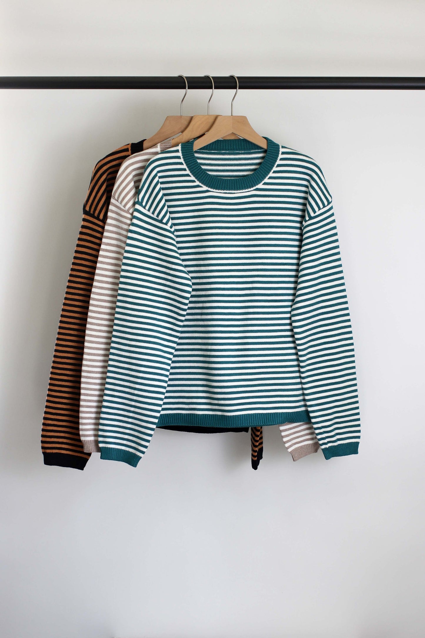 W2507JYYS72002 - Classic Striped Knit Pullover Sweater