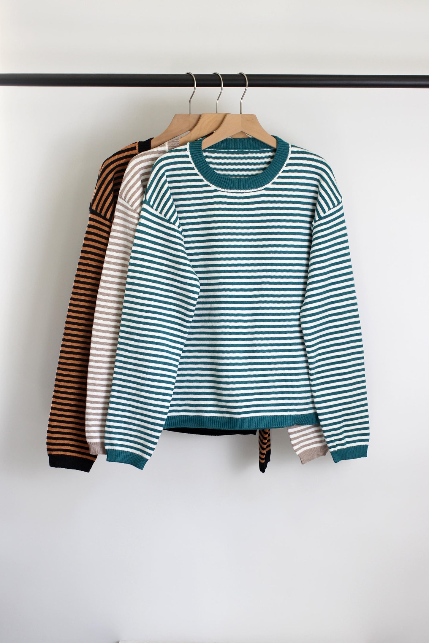 W2507JYYS72002 - Classic Striped Knit Pullover Sweater