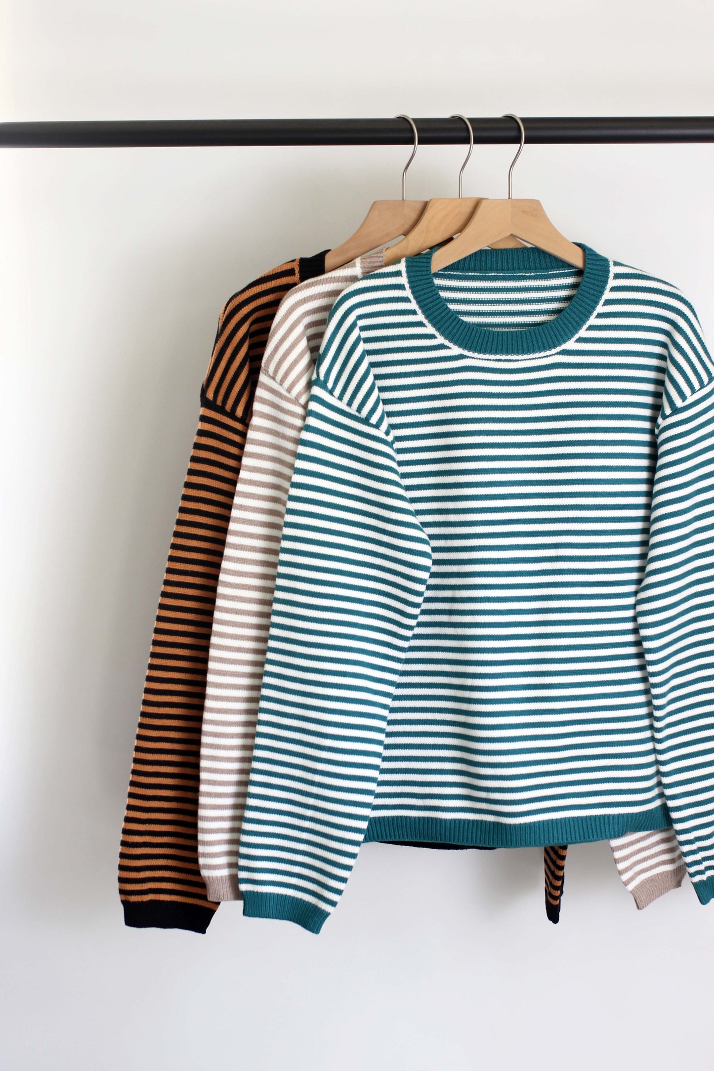 W2507JYYS72002 - Classic Striped Knit Pullover Sweater
