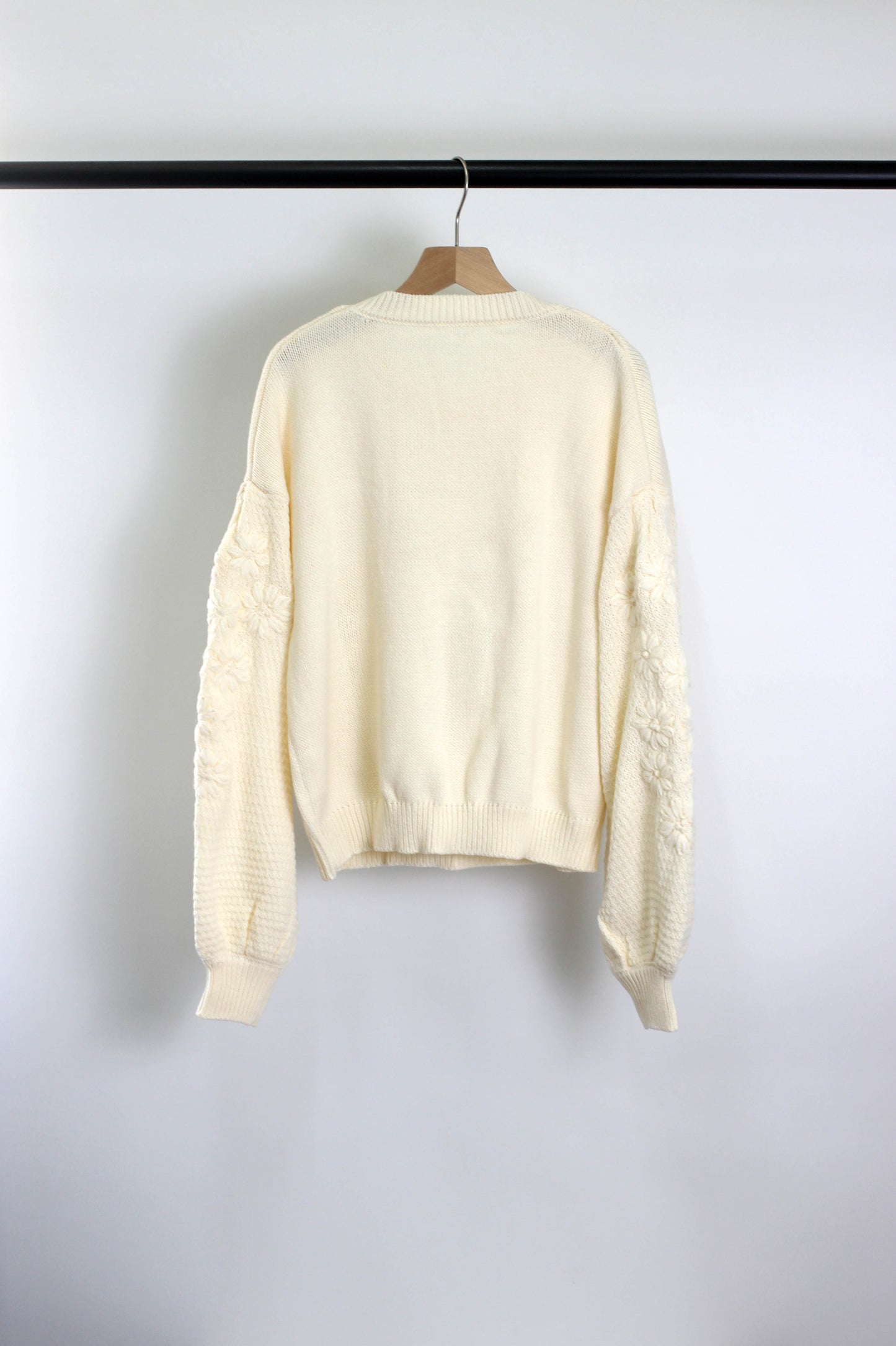 W2507MMY64286 - Cream Daisy Embroidered Knit Sweater