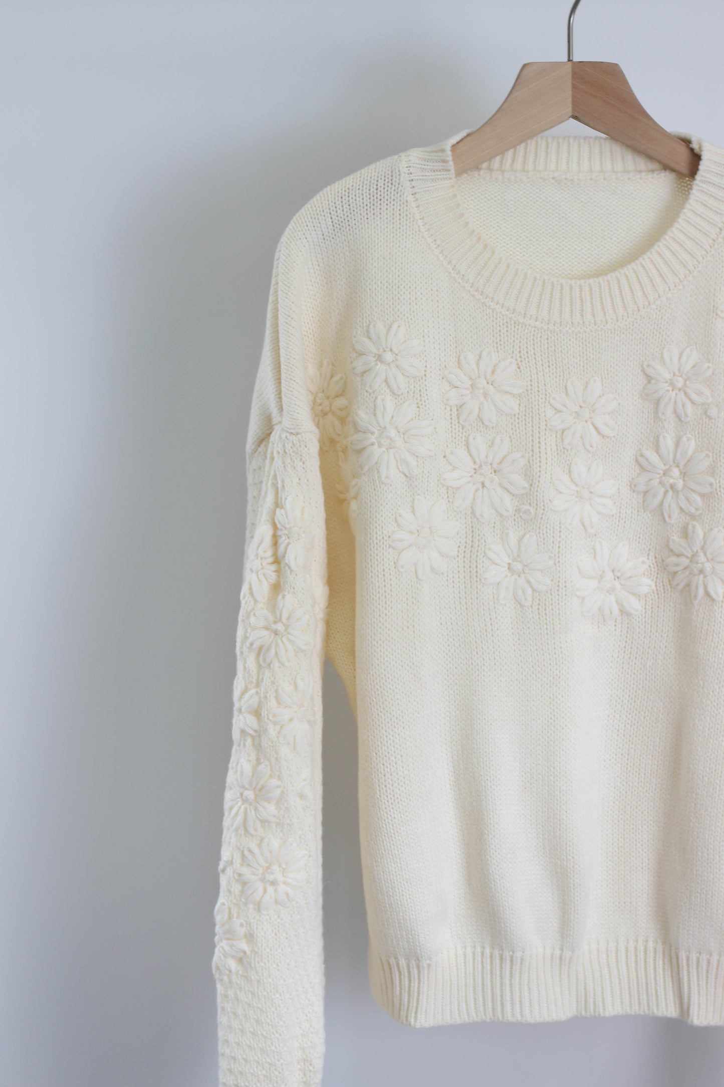 W2507MMY64286 - Cream Daisy Embroidered Knit Sweater