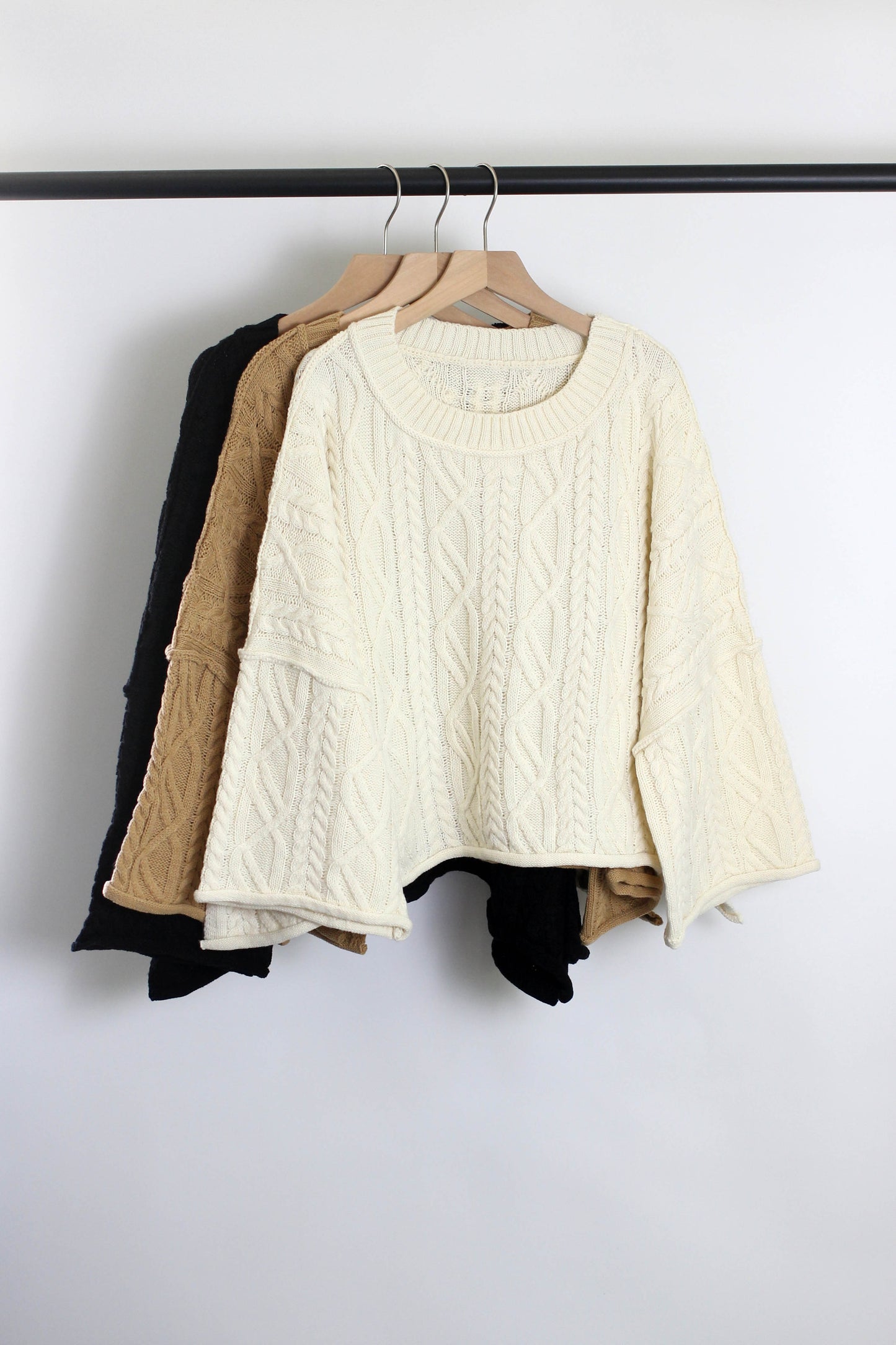 W2507SF16445 - Chunky Cable Knit Wide-Sleeve Sweater