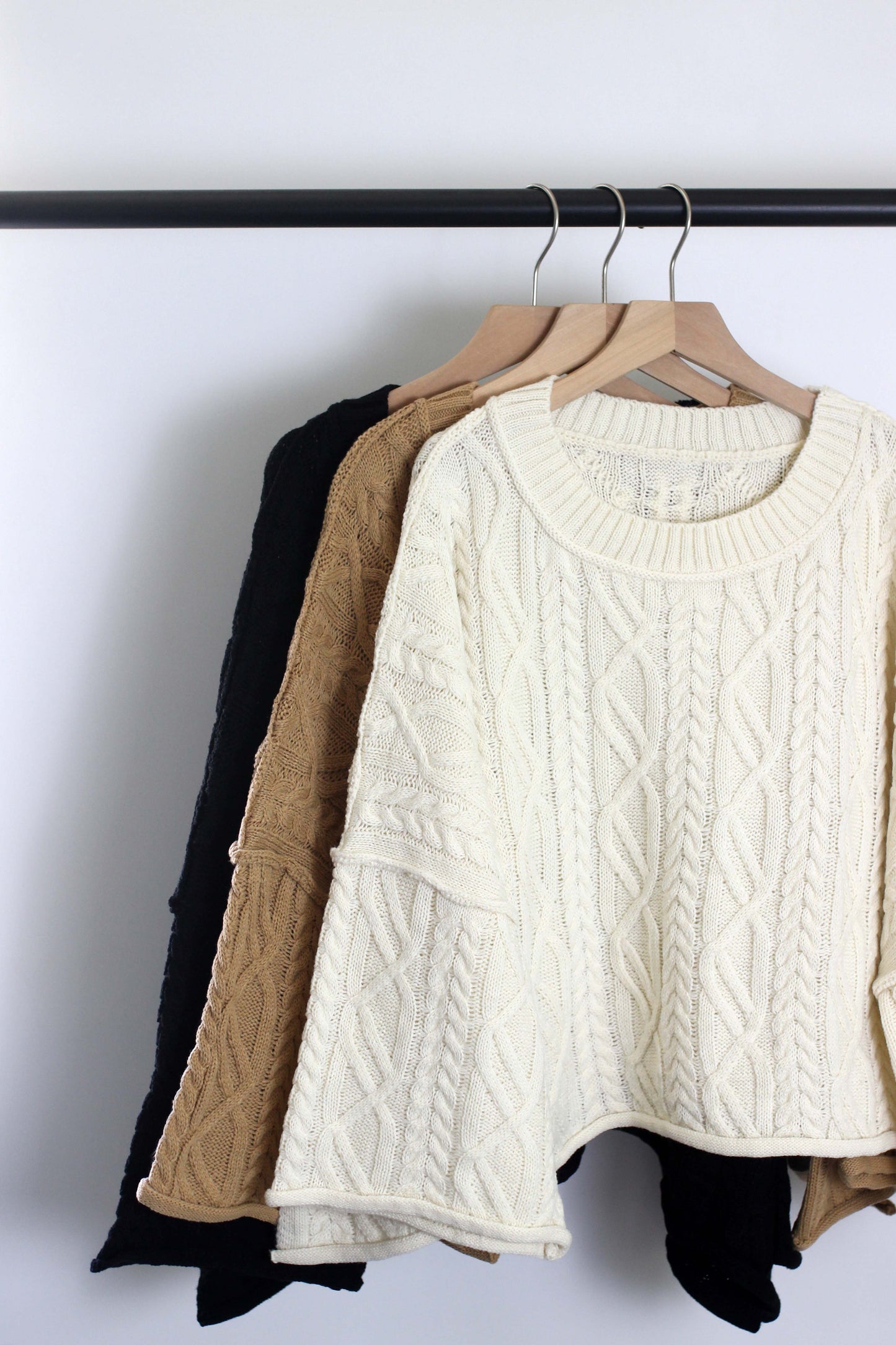W2507SF16445 - Chunky Cable Knit Wide-Sleeve Sweater