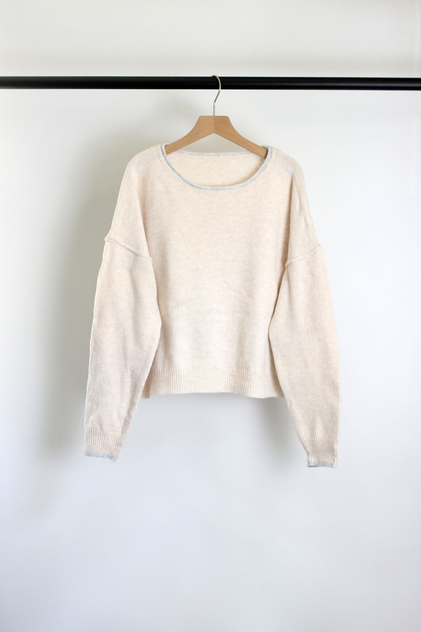 W2507SF75067 - Contrast Trim Soft Knit Pullover Sweater