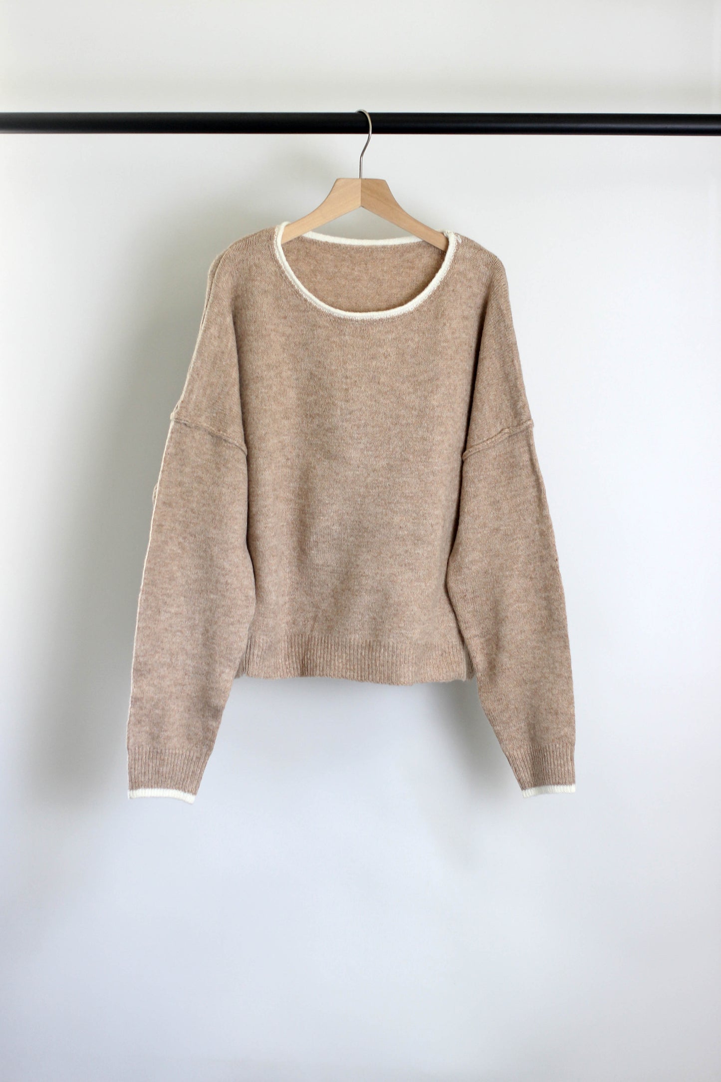 W2507SF75067 - Contrast Trim Soft Knit Pullover Sweater