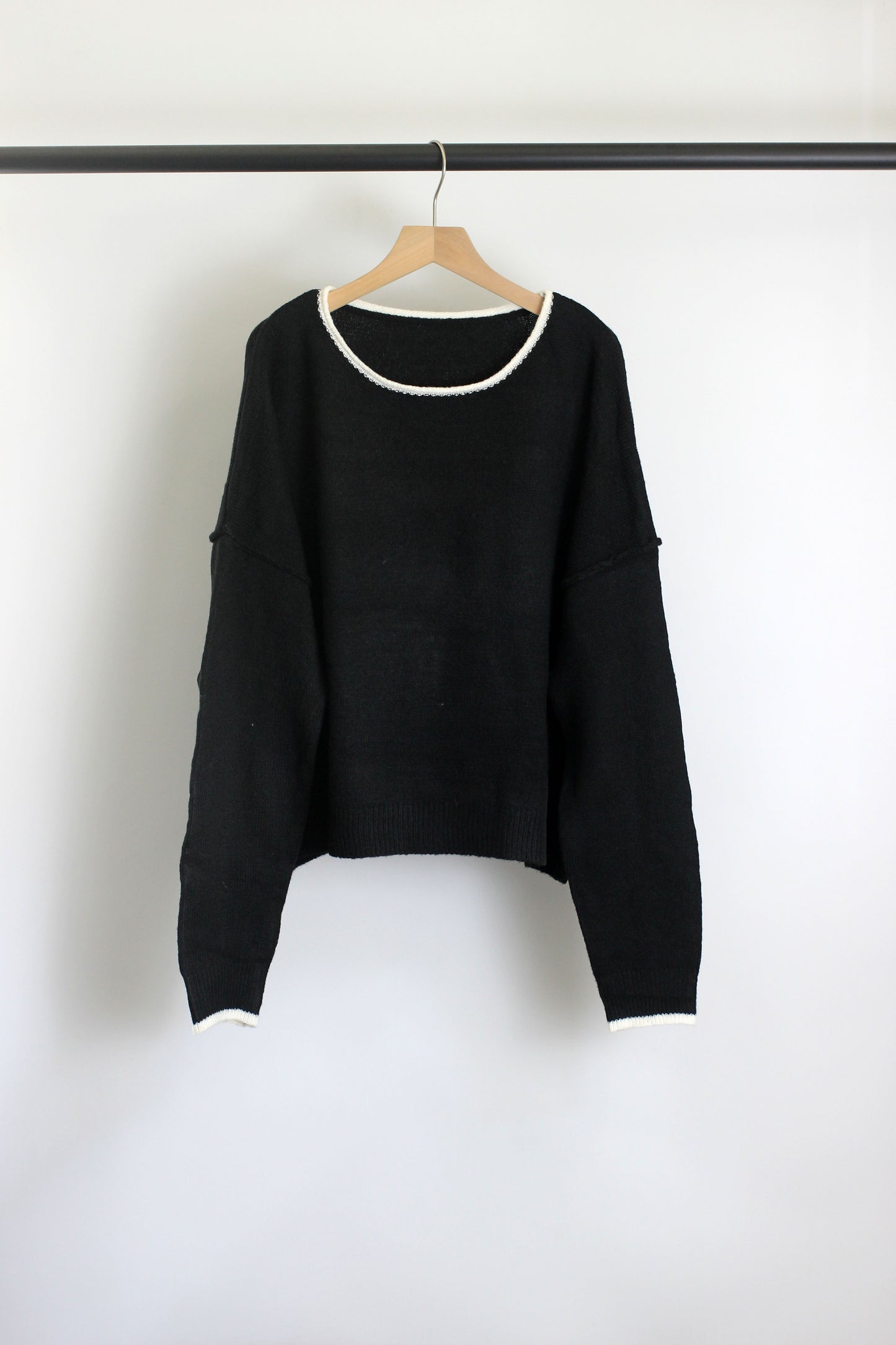 W2507SF75067 - Contrast Trim Soft Knit Pullover Sweater